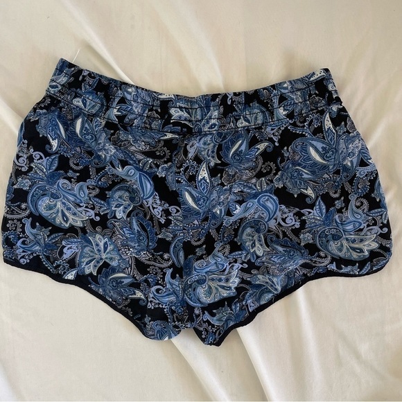 Garage Women’s Vintage Floral Print Shorts Blue/Black/White Stretchy Size L - Picture 9 of 10